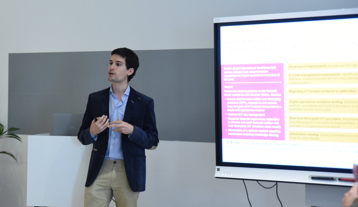 Lucas Falivene presenting on the EU Digital Operational Resilience Act